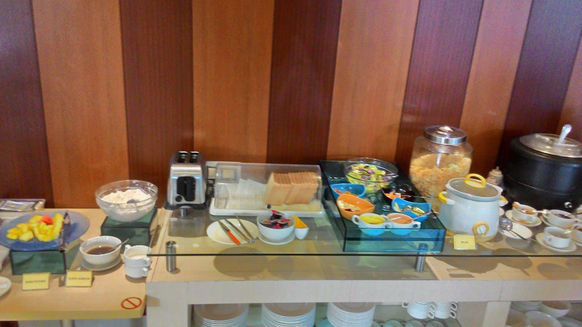 V Hotel Tebet Τζακάρτα Εξωτερικό φωτογραφία